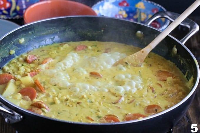 A bowl of soup, with Corn chowder